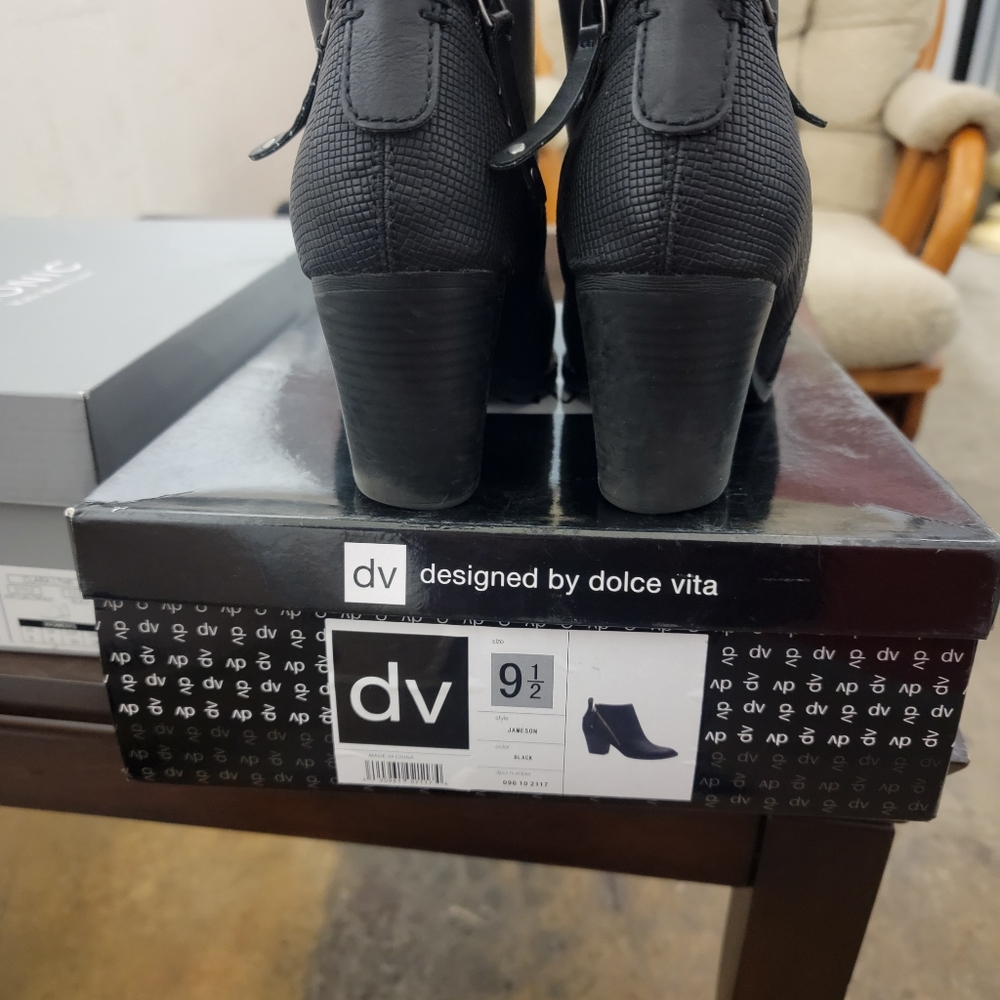 BOTH PAIR $25 Both or $15 Each! Black or Brown Boots same brand & style 9 1/2